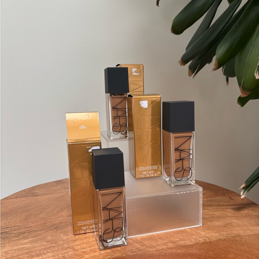 NARS tinted glow booster